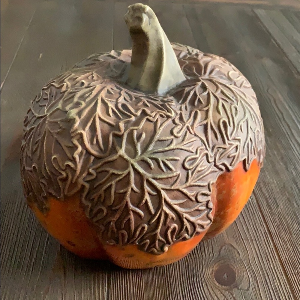 Beautiful ceramic Harvest Pumpkin. Like new! 🤎 - Picture 3 of 8